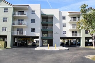 8260 SW 210th St, Unit 311 in Cutler Bay, FL - Building Photo - Building Photo