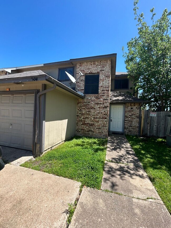 property at 2604 Isbella Dr