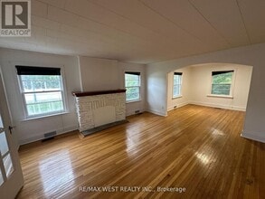 8186 Islington Ave in Vaughan, ON - Building Photo - Building Photo