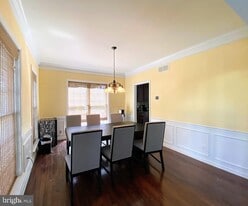 1403 Hampshire Ln in Chester Springs, PA - Building Photo