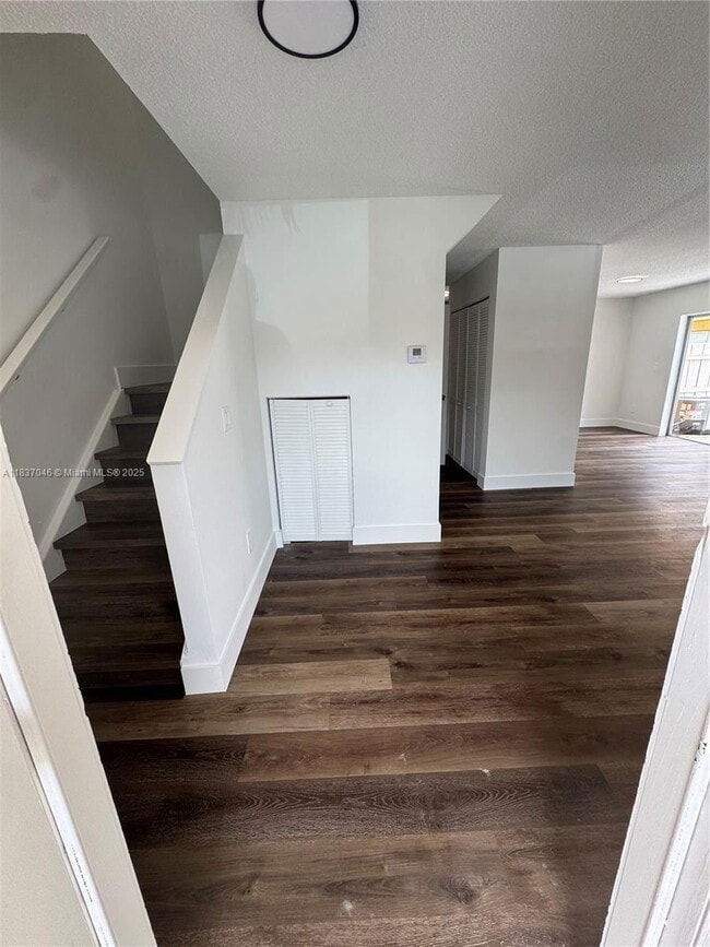 447 Corte Madera Ln in West Palm Beach, FL - Building Photo - Building Photo