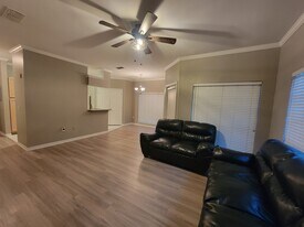 7800 Point Meadows Dr, Unit 627 in Jacksonville, FL - Building Photo