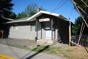 725 NE Maple St in Pullman, WA - Building Photo