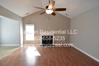 3637 Crosswinds Dr in Hope Mills, NC - Building Photo - Building Photo