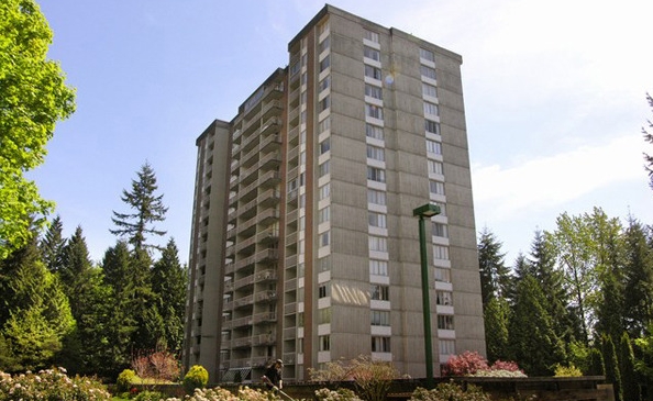 Whytecliff Building in North Vancouver, BC - Building Photo - Building Photo