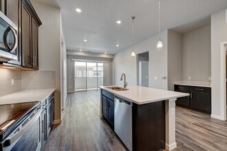 400 E Fremont Pl in Littleton, CO - Building Photo - Building Photo