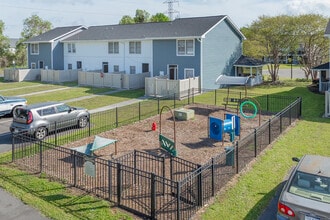 The Alden Townes in North Charleston, SC - Building Photo - Building Photo