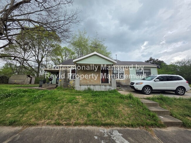 694 Flynn Rd in Memphis, TN - Foto de edificio - Building Photo