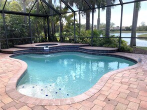 6828 Honeysuckle Trail in Lakewood Ranch, FL - Building Photo - Building Photo