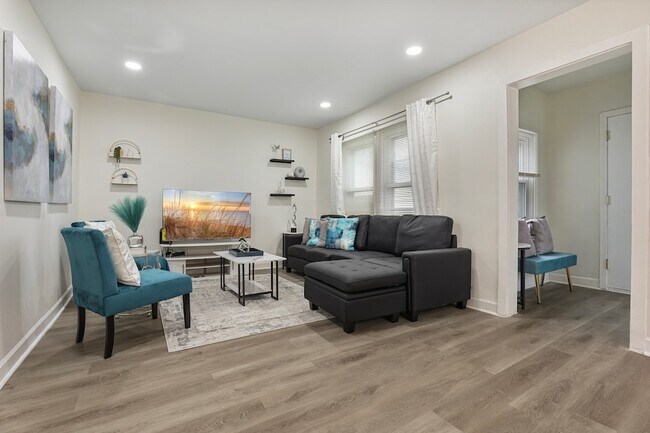 366 N Hemlock Ave in Wood Dale, IL - Building Photo - Building Photo