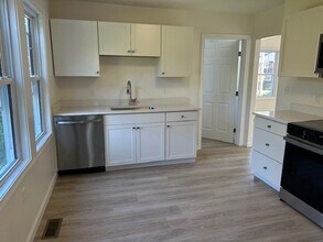 15 Chestnut St in Milford, MA - Building Photo - Building Photo