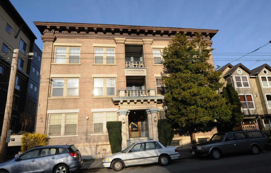 Bancroft Apartments in Seattle, WA - Building Photo