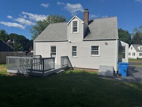 17 Westview St in Hamden, CT - Building Photo - Building Photo