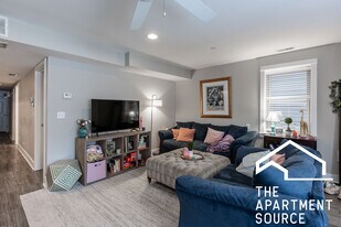 2449 N Ashland Ave, Unit one in Chicago, IL - Building Photo