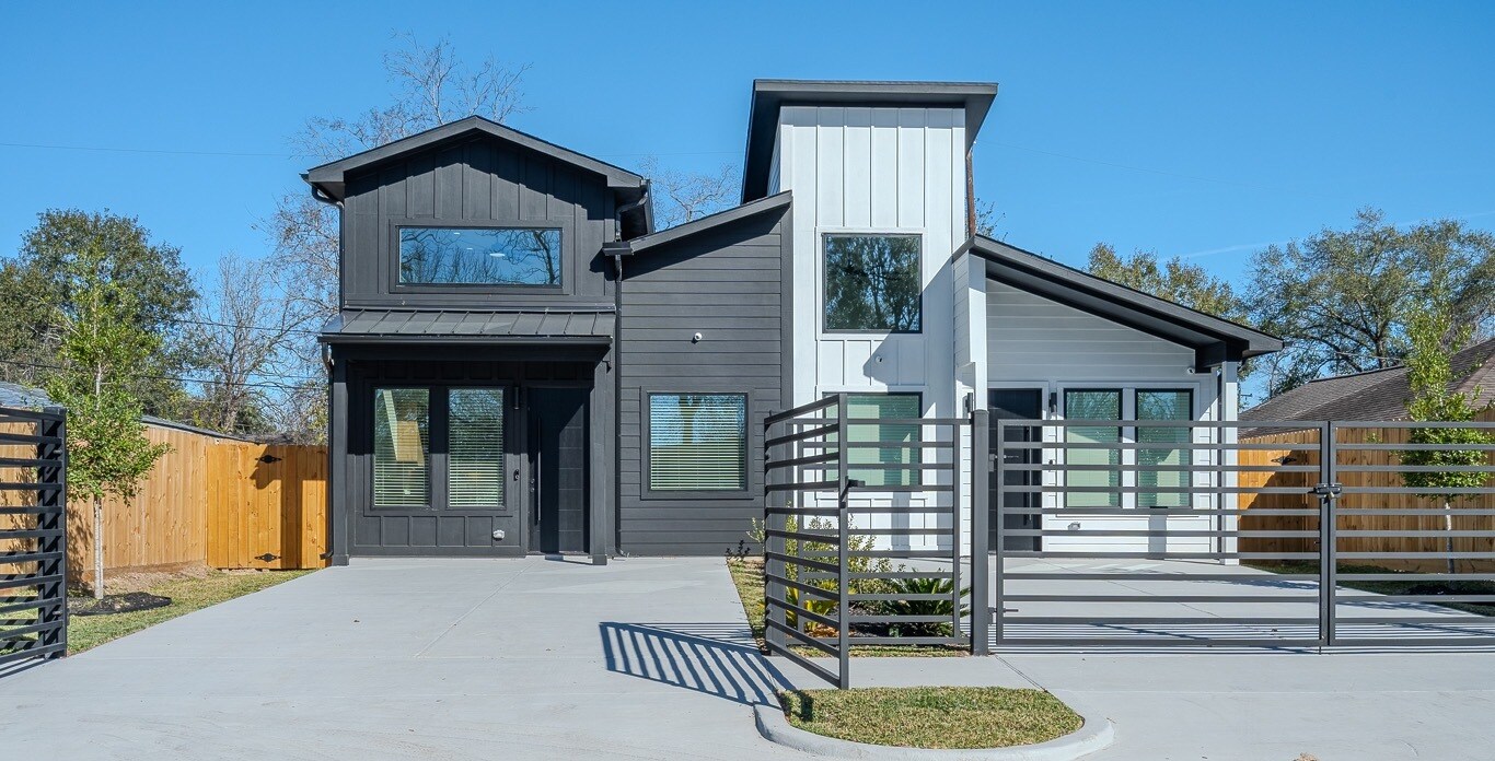 5029 Van Fleet St in Houston, TX - Building Photo