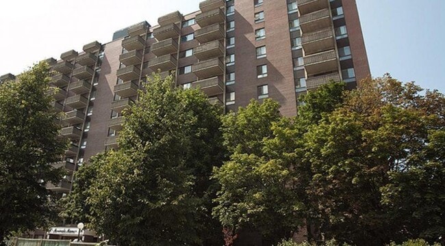 Merivale Manor