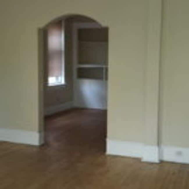 property at 3071 N Bremen St