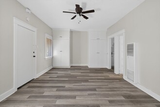 905 Cherry Ave in Long Beach, CA - Building Photo - Building Photo