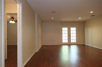 6914 Walling Ln in Dallas, TX - Building Photo - Building Photo