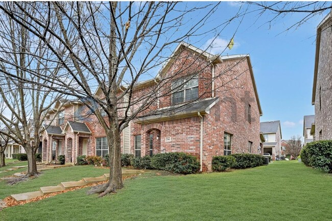 2361 Homewood Ln in Grand Prairie, TX - Foto de edificio - Building Photo