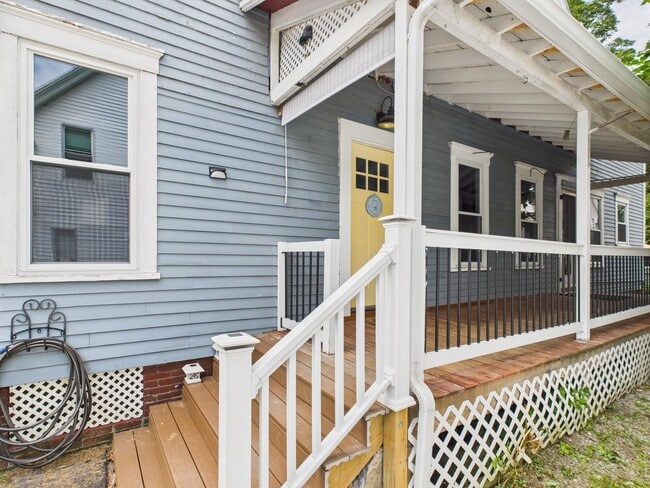 4 Waverly St in Concord, NH - Building Photo - Building Photo