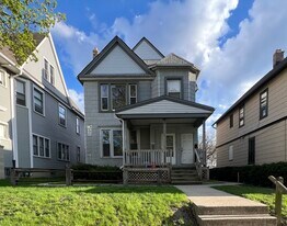 3027 W Mount Vernon Ave, Unit 3029B in Milwaukee, WI - Building Photo
