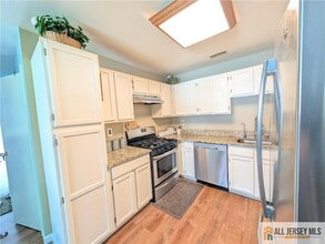 89 Wyndmoor Dr in East Windsor, NJ - Building Photo - Building Photo