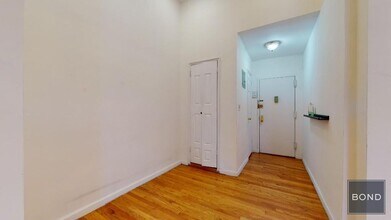 176 2nd Ave in New York, NY - Building Photo - Building Photo