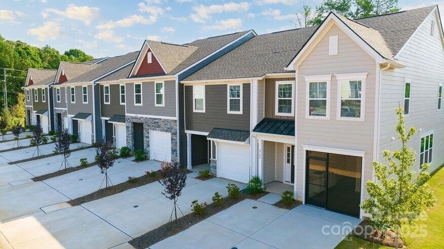2348 Layman Dr, Unit AUCMZY in Gastonia, NC - Building Photo