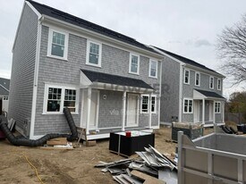 24 Crocker Dr in Barnstable, MA - Building Photo