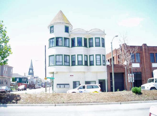 2505 San Pablo Ave in Oakland, CA - Foto de edificio - Other