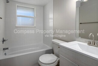 1131 Lyon St NE in Grand Rapids, MI - Building Photo - Building Photo