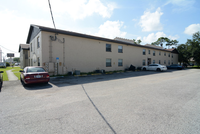 Hilldale Apartments in Tampa, FL - Building Photo - Building Photo