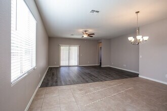 33022 N Falcon Trail in San Tan Valley, AZ - Building Photo - Building Photo