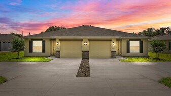 32629 Vista Ave in Leesburg, FL - Building Photo