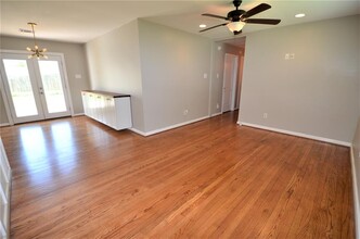 1906 Coulcrest Dr in Houston, TX - Building Photo - Building Photo