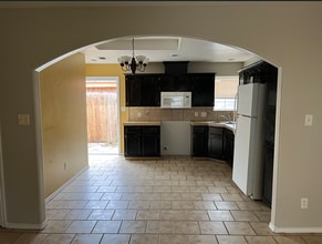 1804 Agua Fina, Unit 4 in Edinburg, TX - Foto de edificio - Building Photo