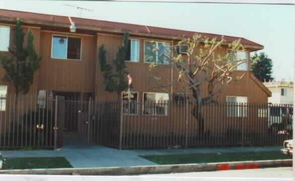 11614-11620 Sylvan St in North Hollywood, CA - Building Photo - Building Photo