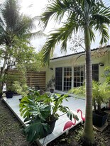 266 NE Wavecrest Way in Boca Raton, FL - Building Photo