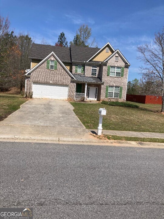 1007 Fellowship Rd in Fairburn, GA - Building Photo