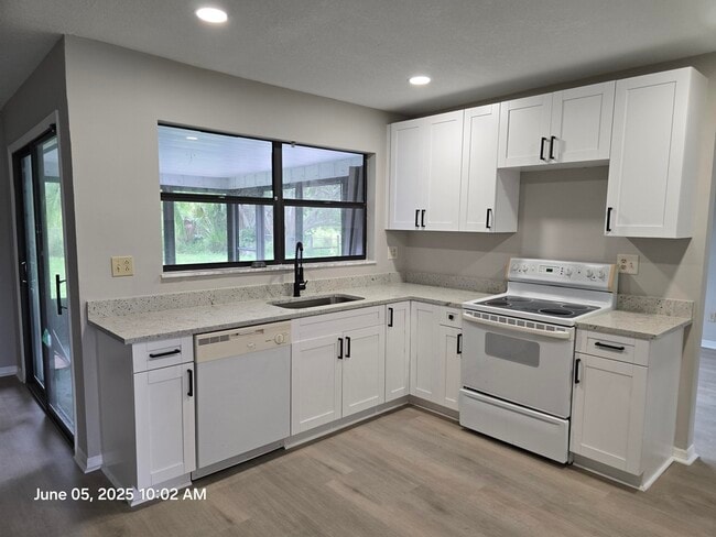 427 SE Galleon Ln in Port St. Lucie, FL - Building Photo - Building Photo