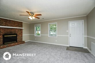 3075 Palomino Dr in Powder Springs, GA - Building Photo - Building Photo