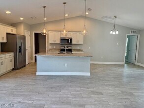 606 NE 16th Terrace in Cape Coral, FL - Building Photo - Building Photo