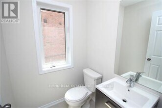 8058 Hackberry Trl in Niagara Falls, ON - Building Photo - Building Photo
