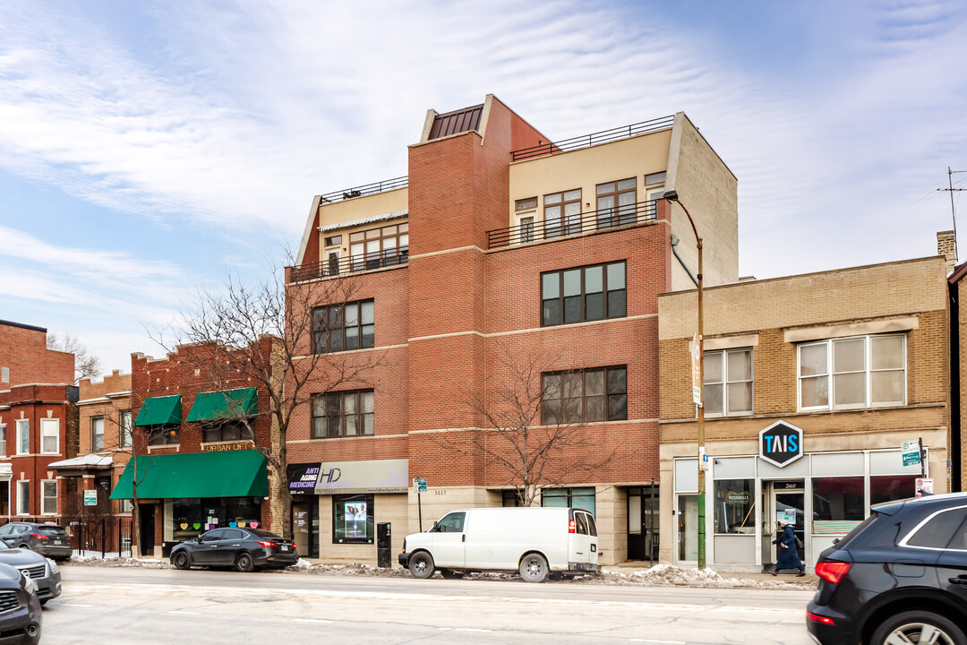 3615 N Ashland Ave in Chicago, IL - Building Photo