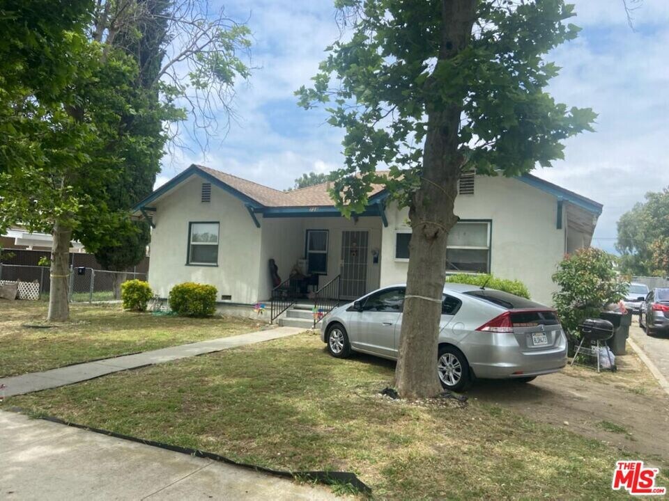 738 W Carlton St in Ontario, CA - Building Photo