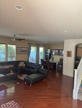 24364 Allegra Way in Santa Clarita, CA - Building Photo - Building Photo