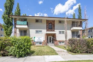 5118 43 St in Red Deer, AB - Building Photo