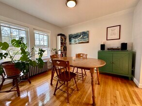 72 Windsor Rd, Unit 2 in Brookline, MA - Building Photo - Building Photo