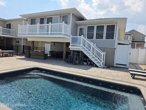9 Neptune Rd in Toms River, NJ - Foto de edificio - Building Photo